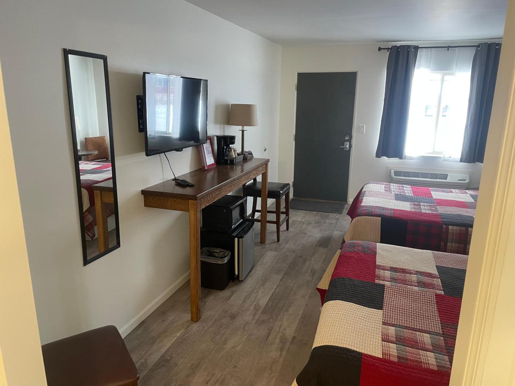 Trails Inn Quadna Mountain Motel & Rv Park Hill City ภายนอก รูปภาพ