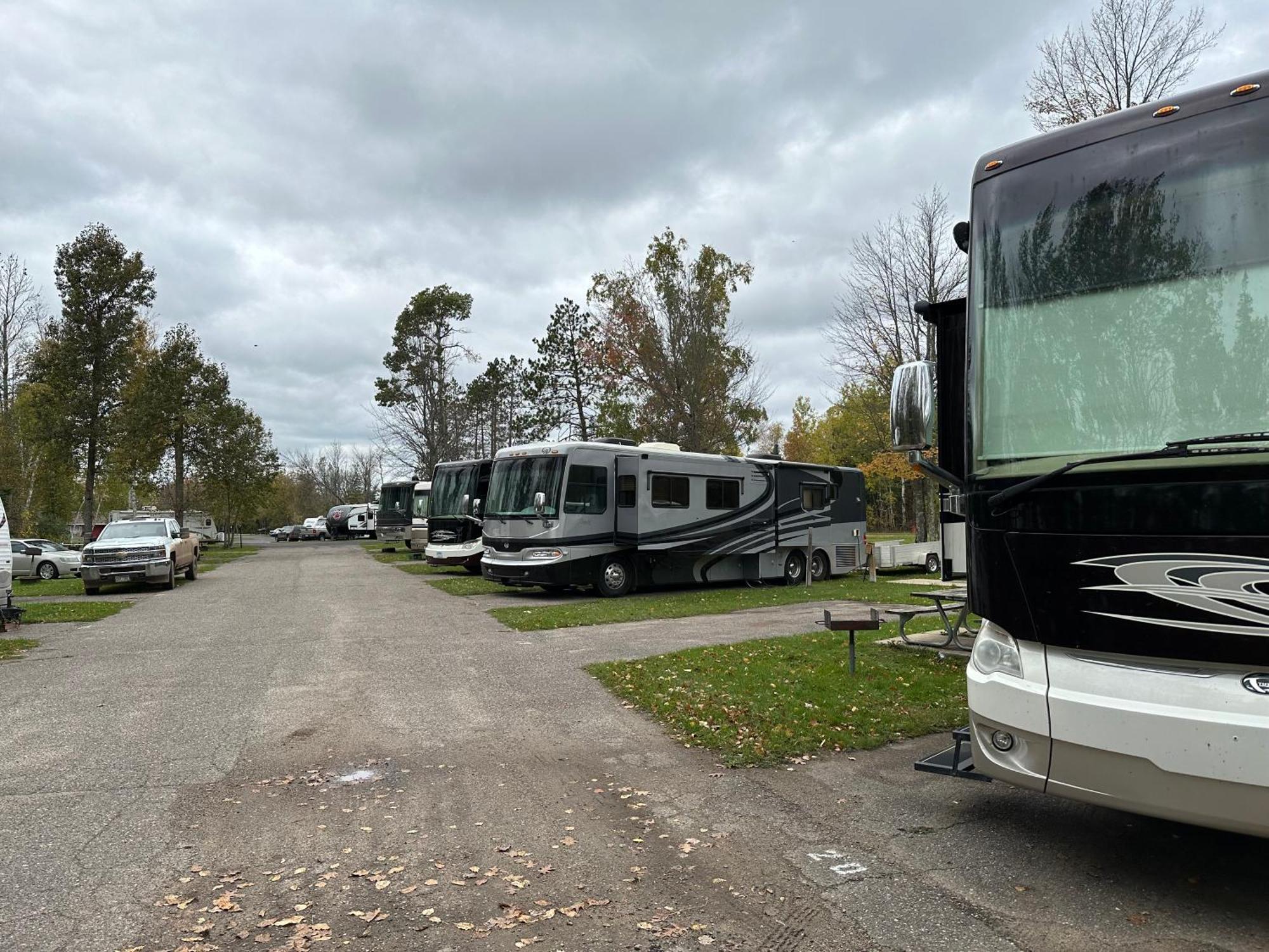 Trails Inn Quadna Mountain Motel & Rv Park Hill City ภายนอก รูปภาพ