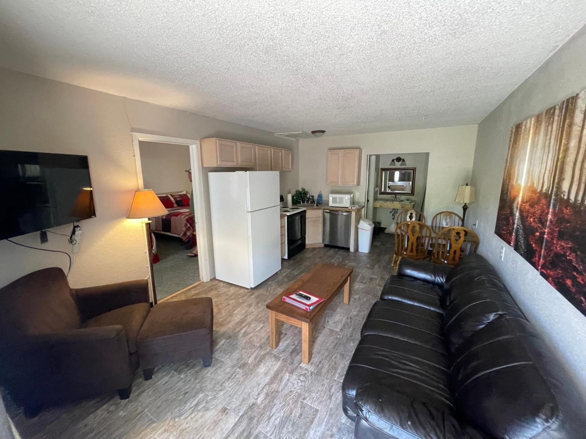 Trails Inn Quadna Mountain Motel & Rv Park Hill City ภายนอก รูปภาพ