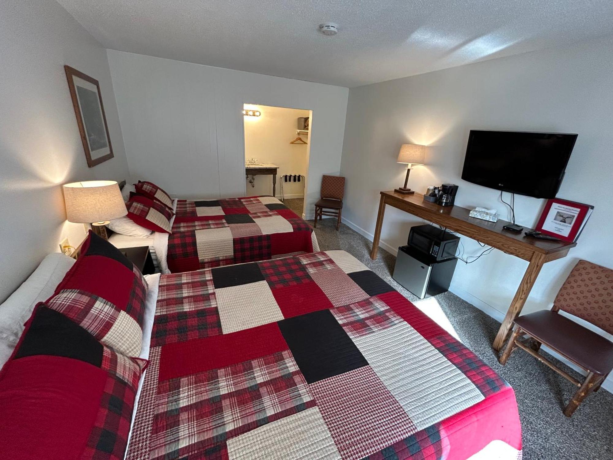 Trails Inn Quadna Mountain Motel & Rv Park Hill City ภายนอก รูปภาพ