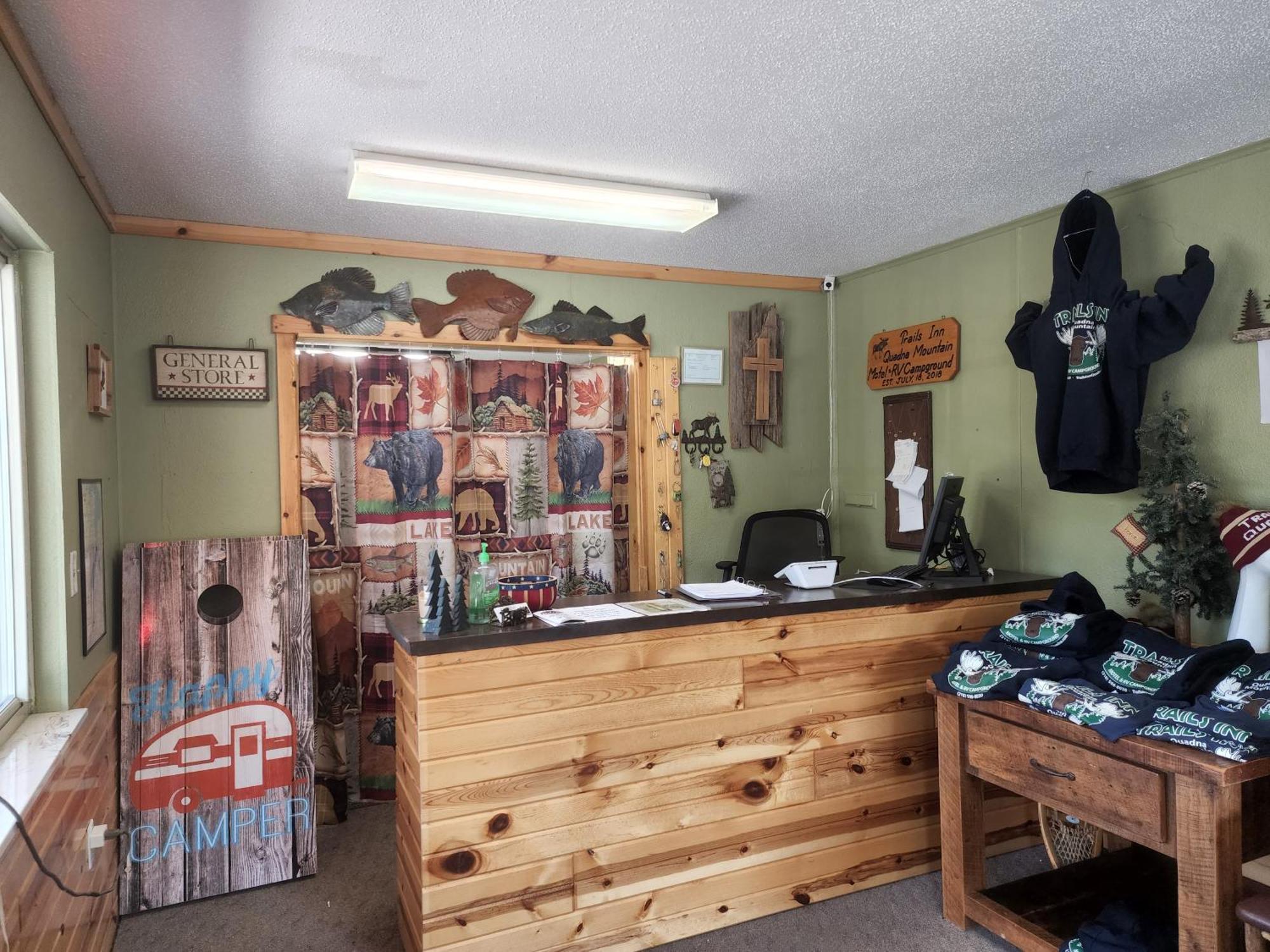 Trails Inn Quadna Mountain Motel & Rv Park Hill City ภายนอก รูปภาพ