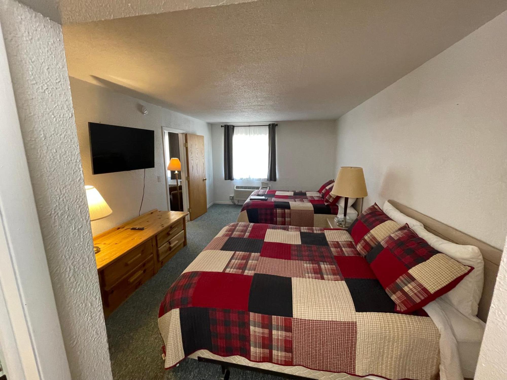 Trails Inn Quadna Mountain Motel & Rv Park Hill City ภายนอก รูปภาพ